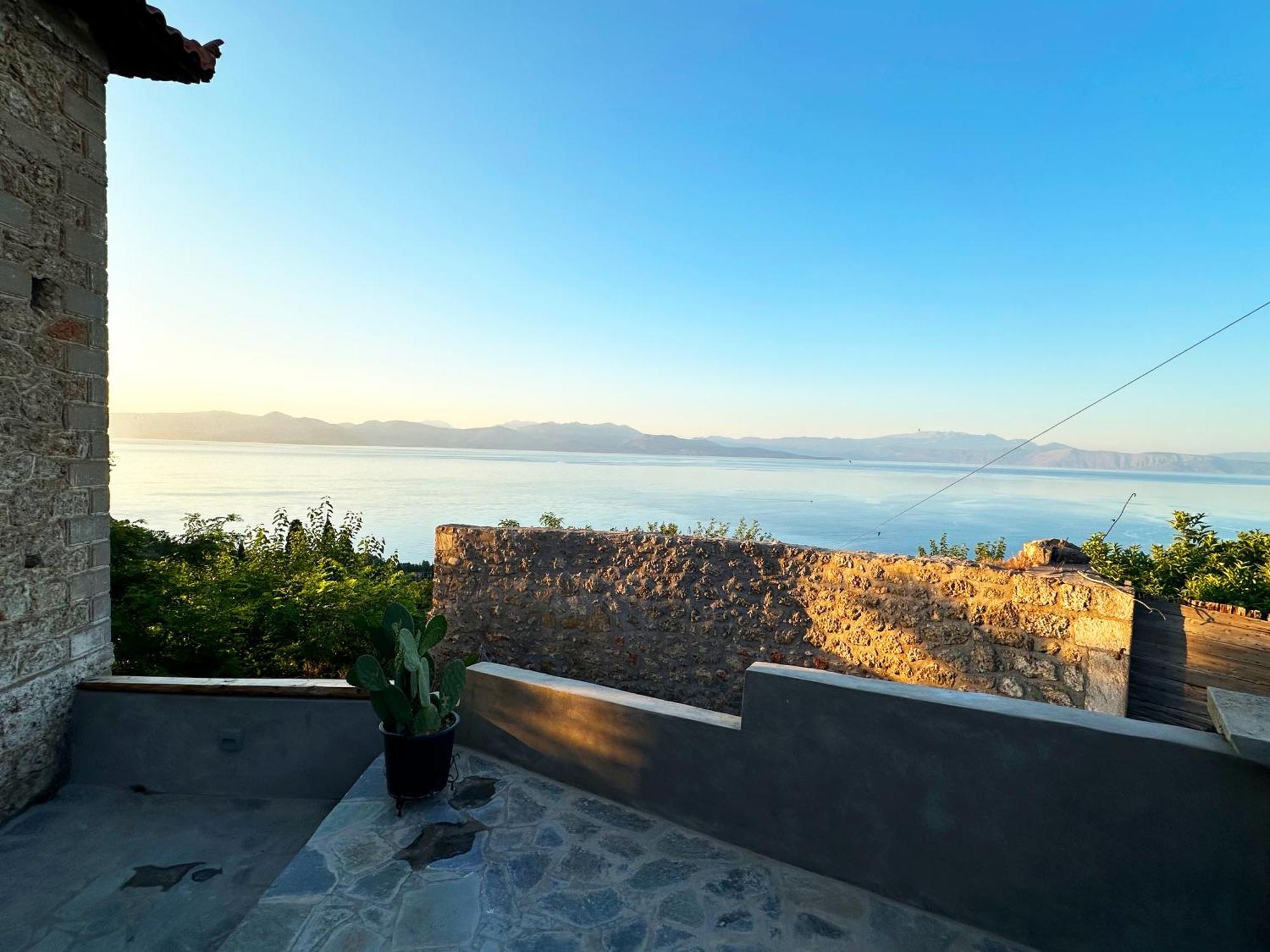 Fteri Stone House In Platanos, Akrata Apartment Exterior photo