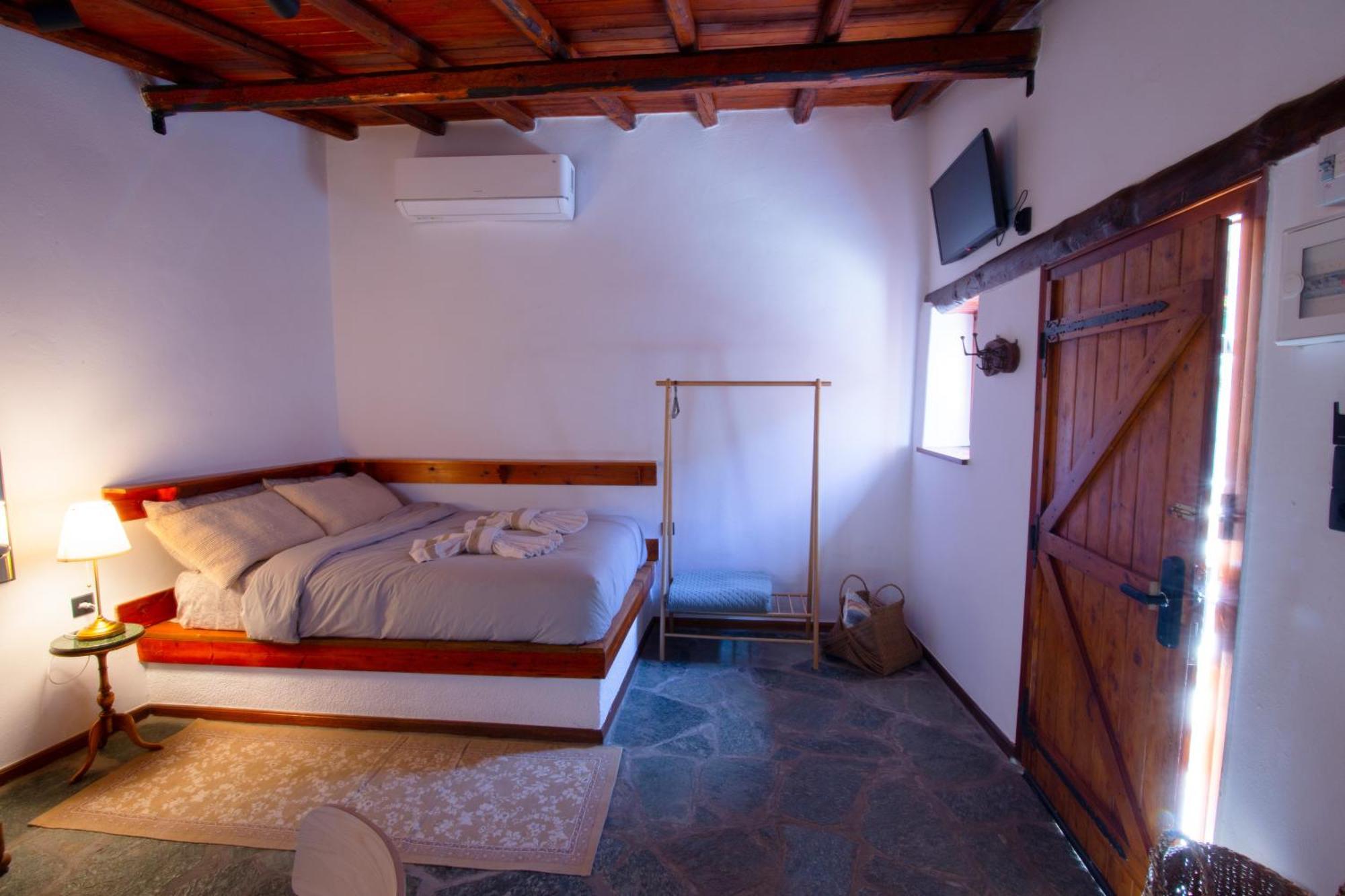 Fteri Stone House In Platanos, Akrata Apartment Exterior photo
