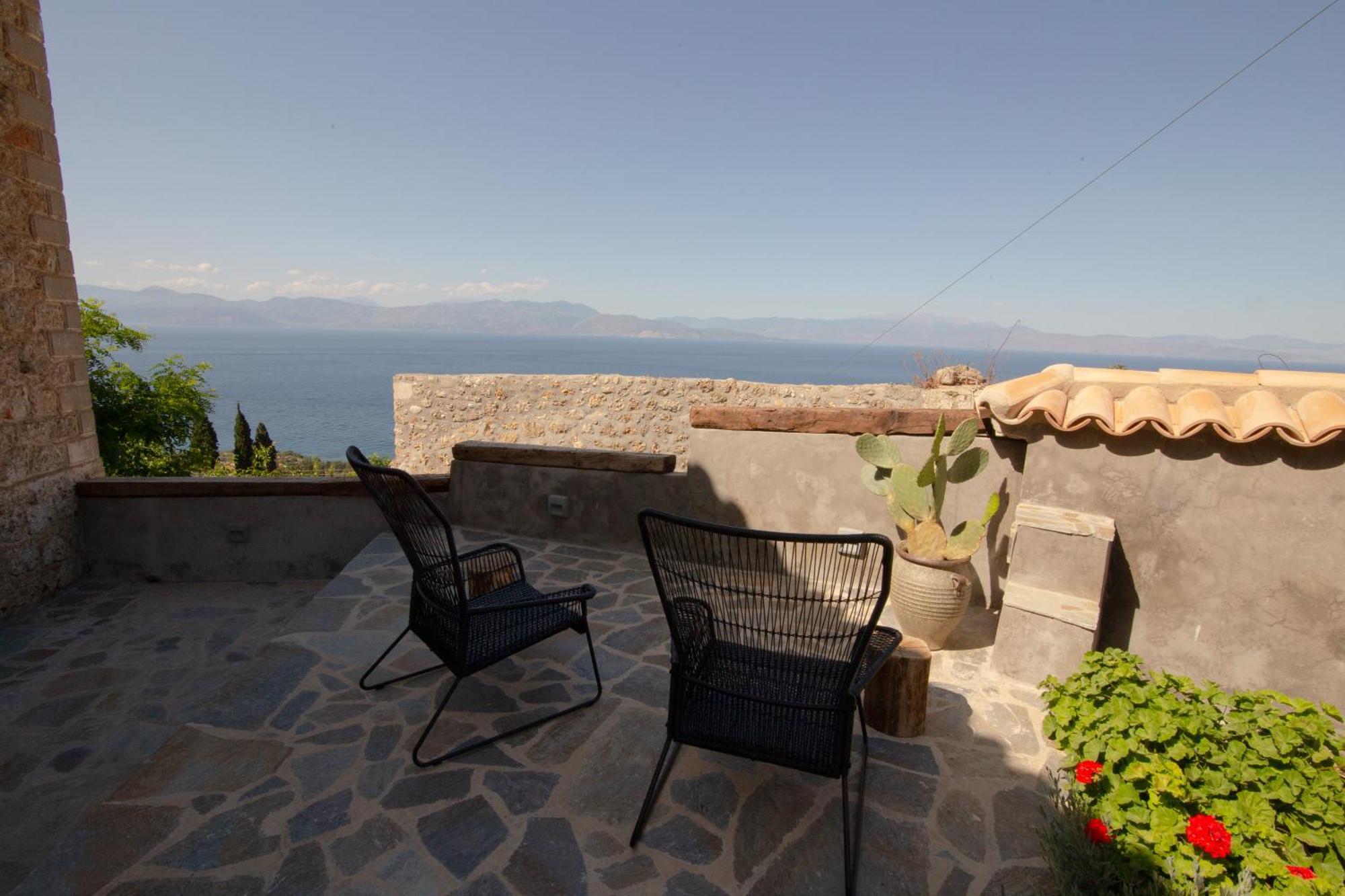 Fteri Stone House In Platanos, Akrata Apartment Exterior photo